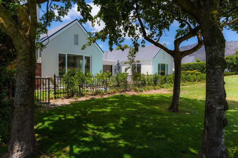 To Let 5 Bedroom Property for Rent in Steenberg Estate Western Cape